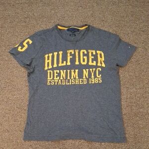 Tommy Hilfiger Distressed Gray and Yellow Custom Fit Tee Mens Small